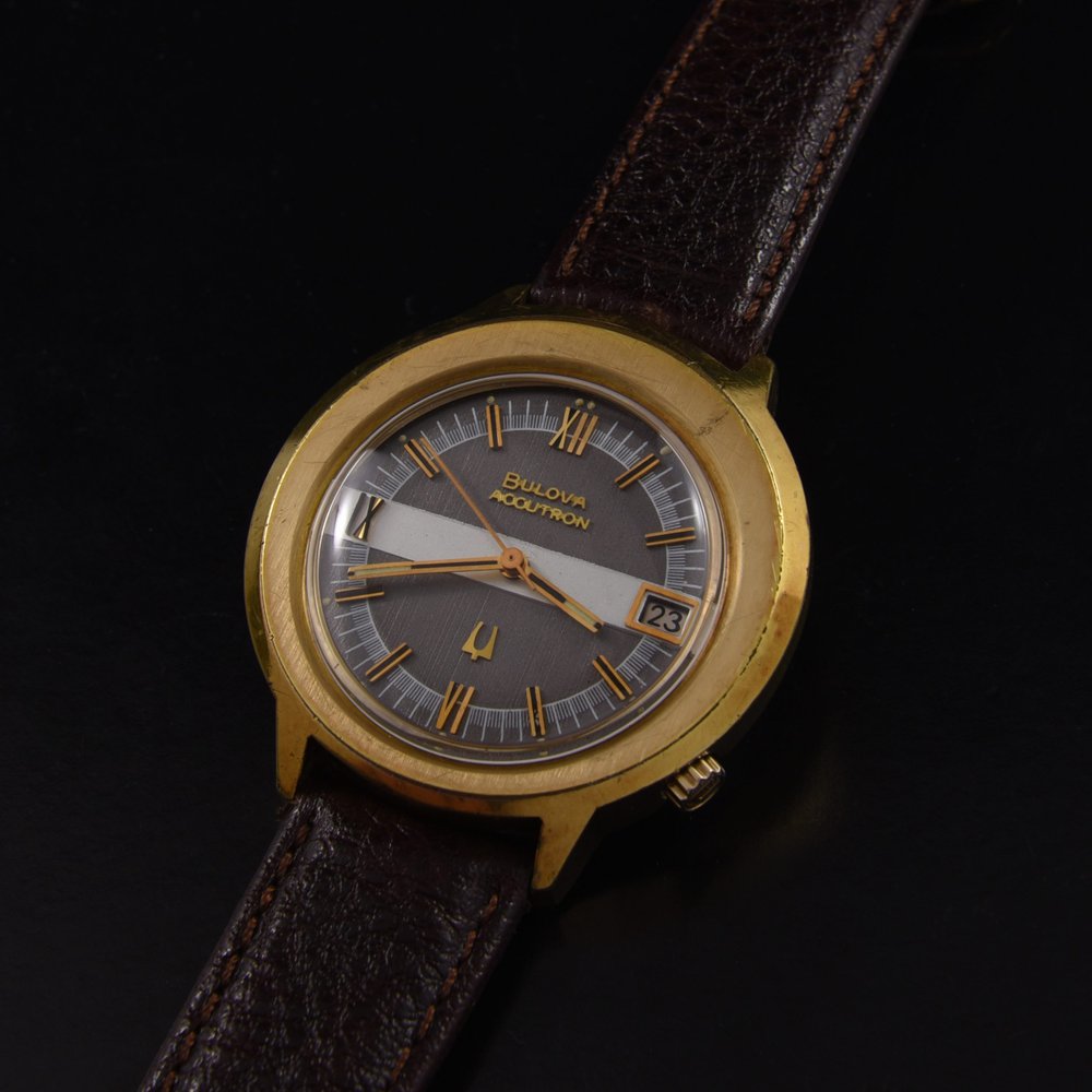 Bulova Accutron 215