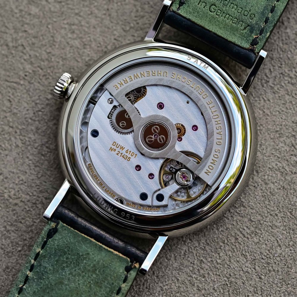 Nomos Glashütte Ludwig neomatik 41 Datum