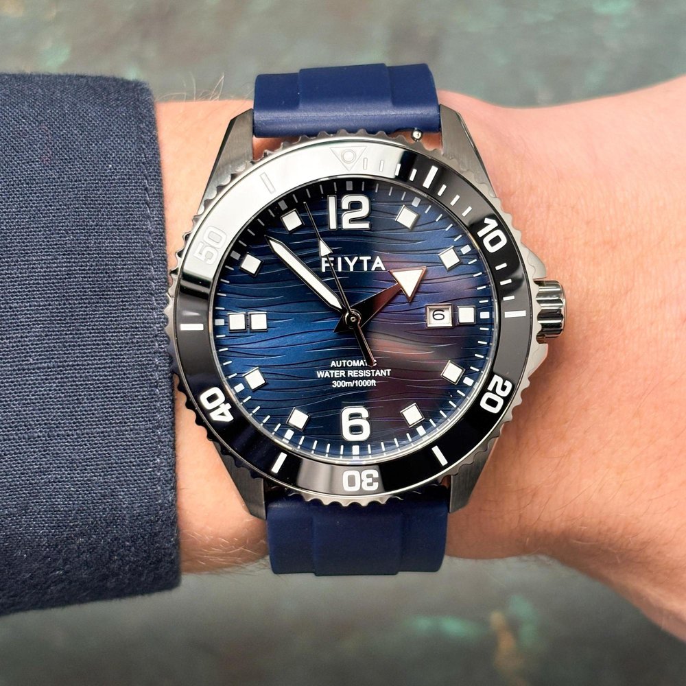 Fiyta Yachtsman — Voyage Series Manual Winding Diver (300M, 43mm)