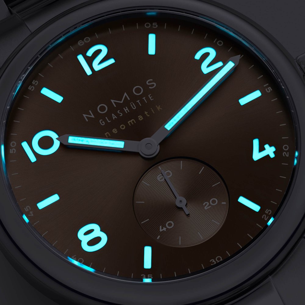 Nomos Glashütte Club neomatik 39 Datum