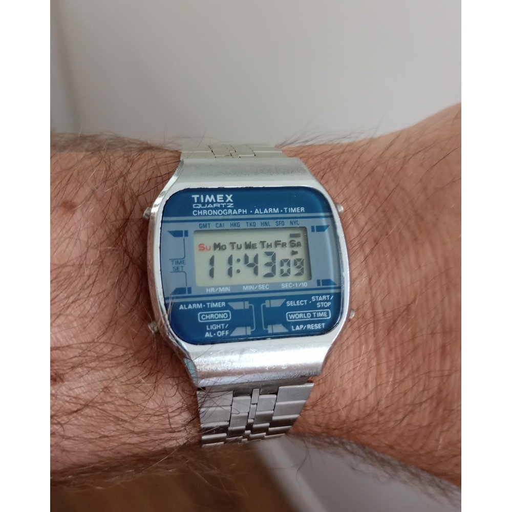Pulsar World Time Digital