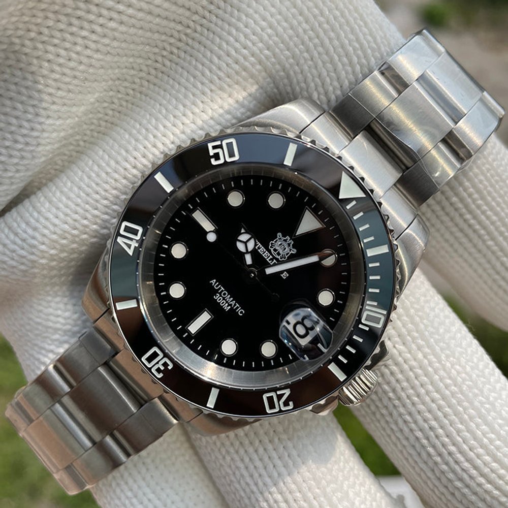 Steeldive SD1953B Tuna Black Shroud