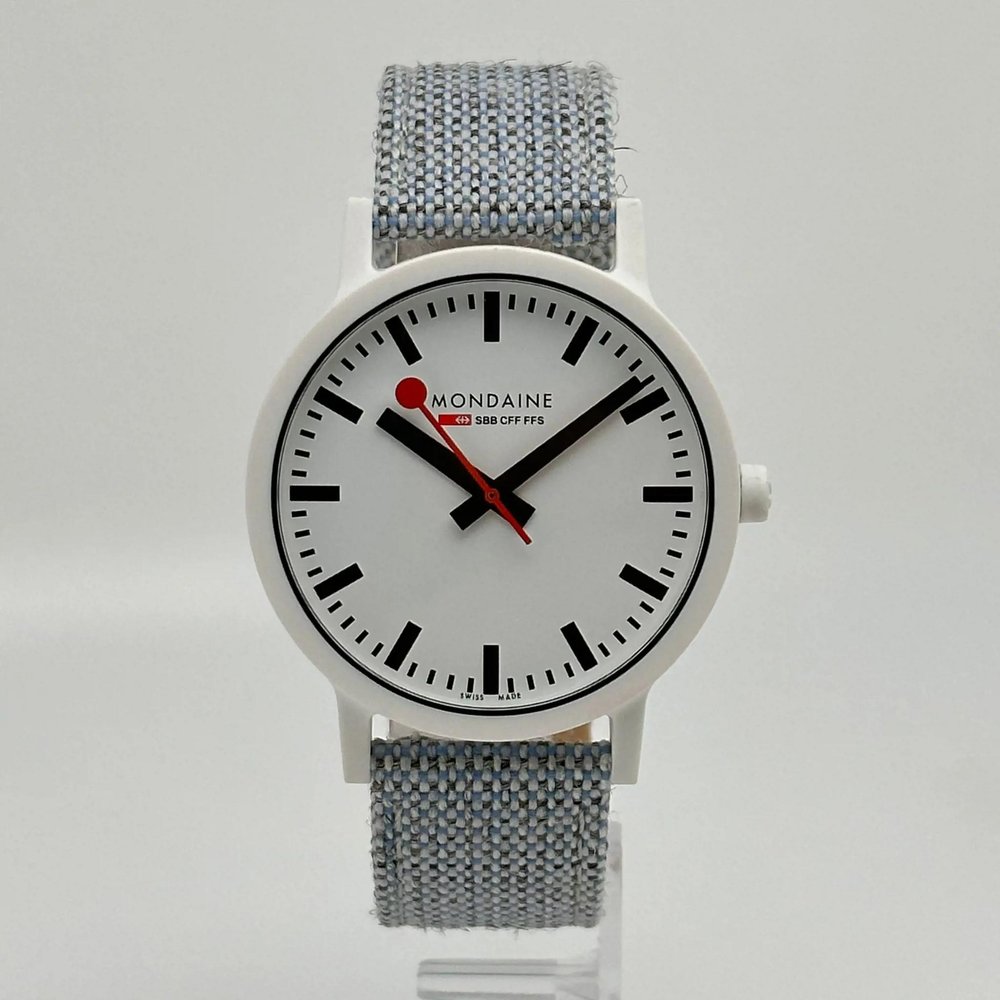 Mondaine Essence 41mm