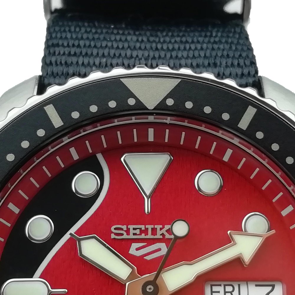 Seiko Seiko 5 Sports SRPE83K1