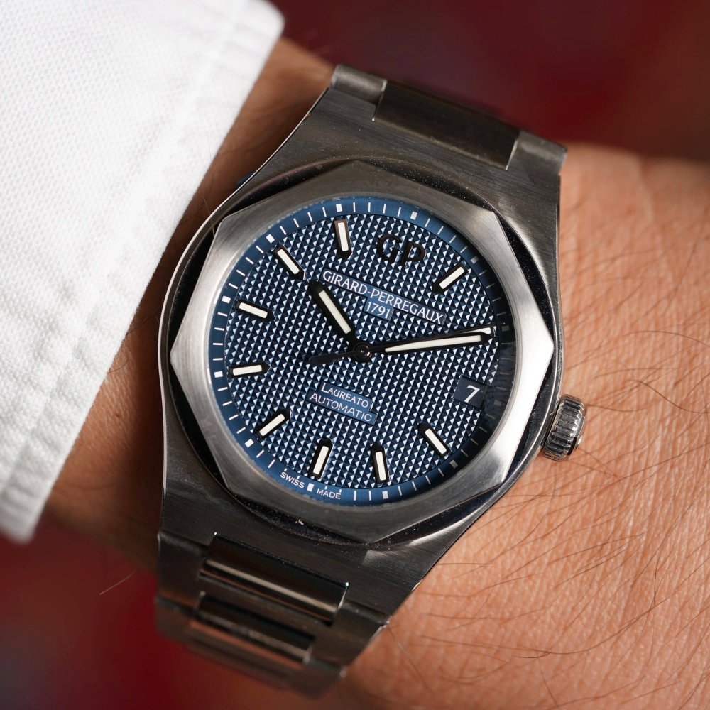 Girard-Perregaux Laureato 42mm Titanium