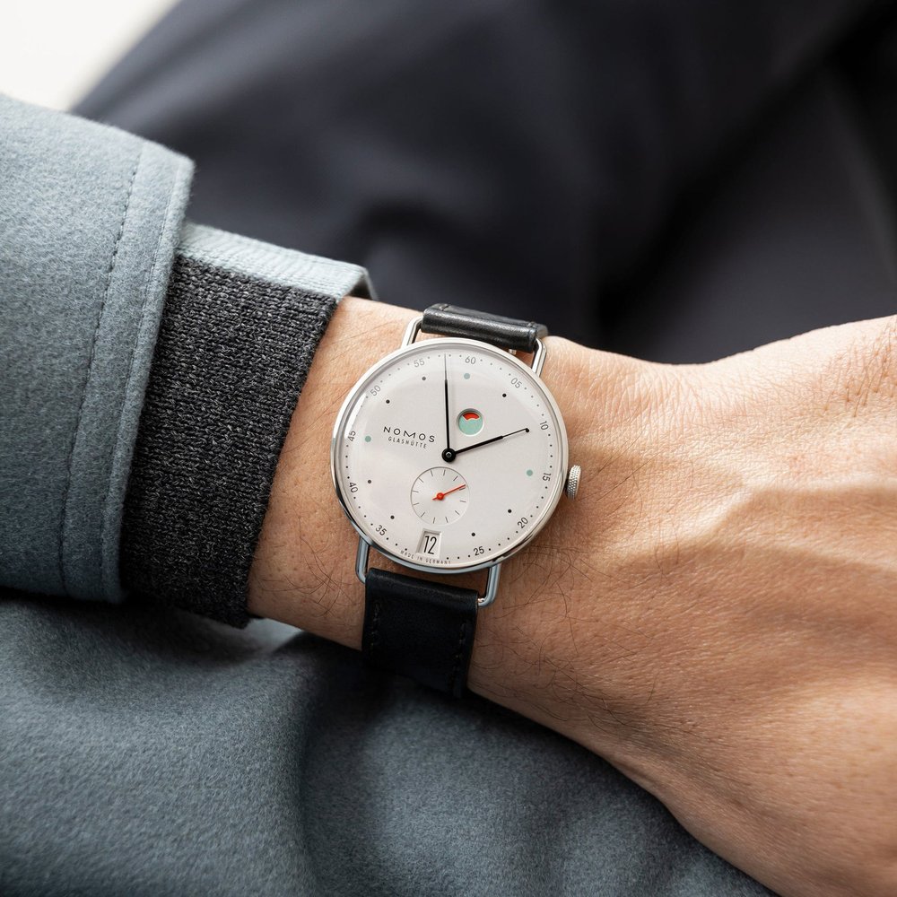 Nomos Glashütte Metro Datum Gangreserve