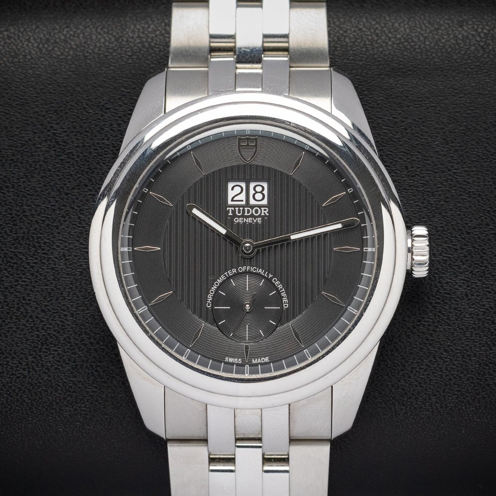 Tudor Glamour Date 42