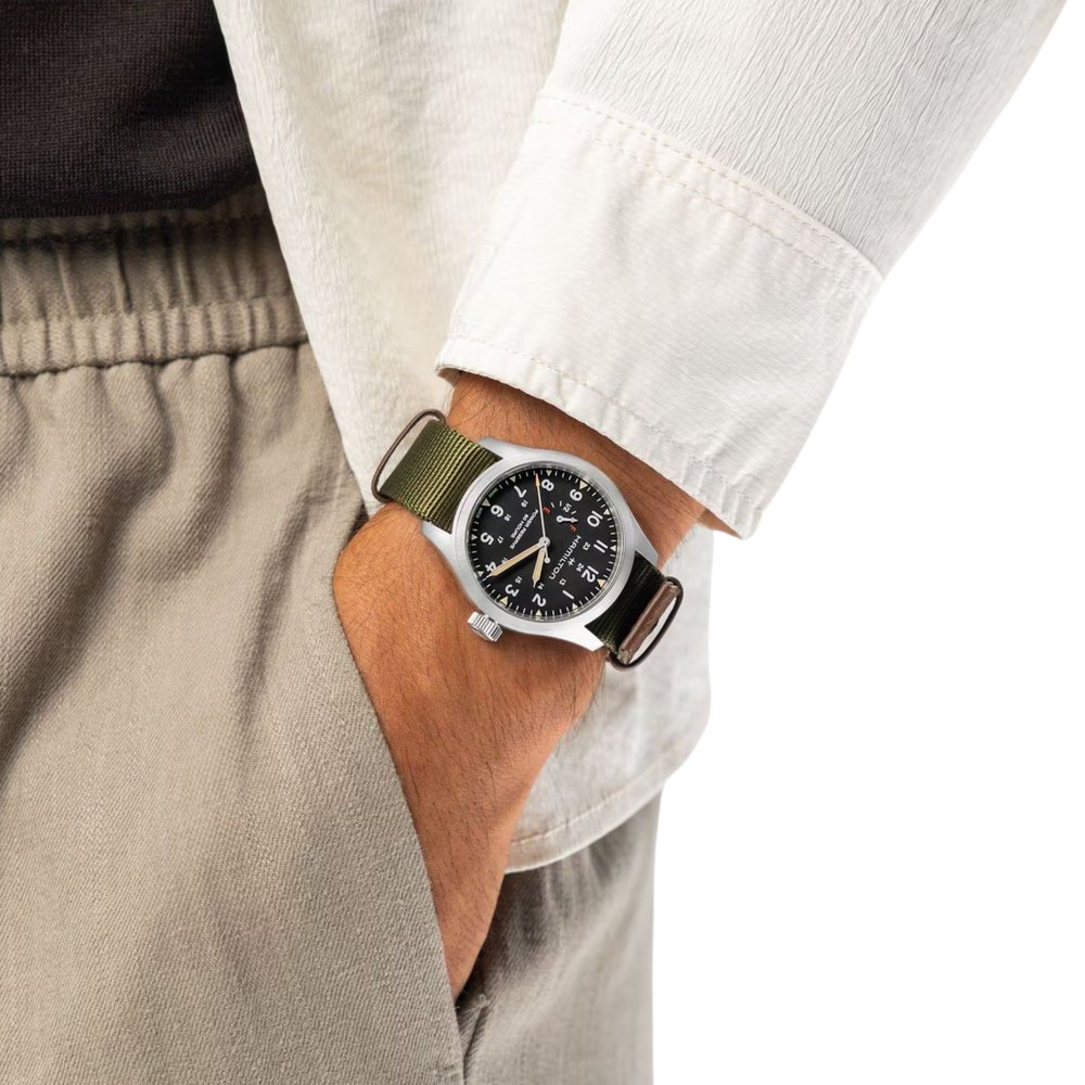 Fiyta Mach — Pilot Automatic Power Reserve Date 24H (Black Leather)