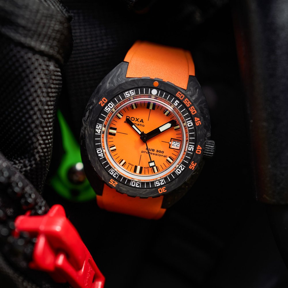 Doxa SUB 300 Carbon Professional